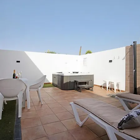 Eclipse Apartment